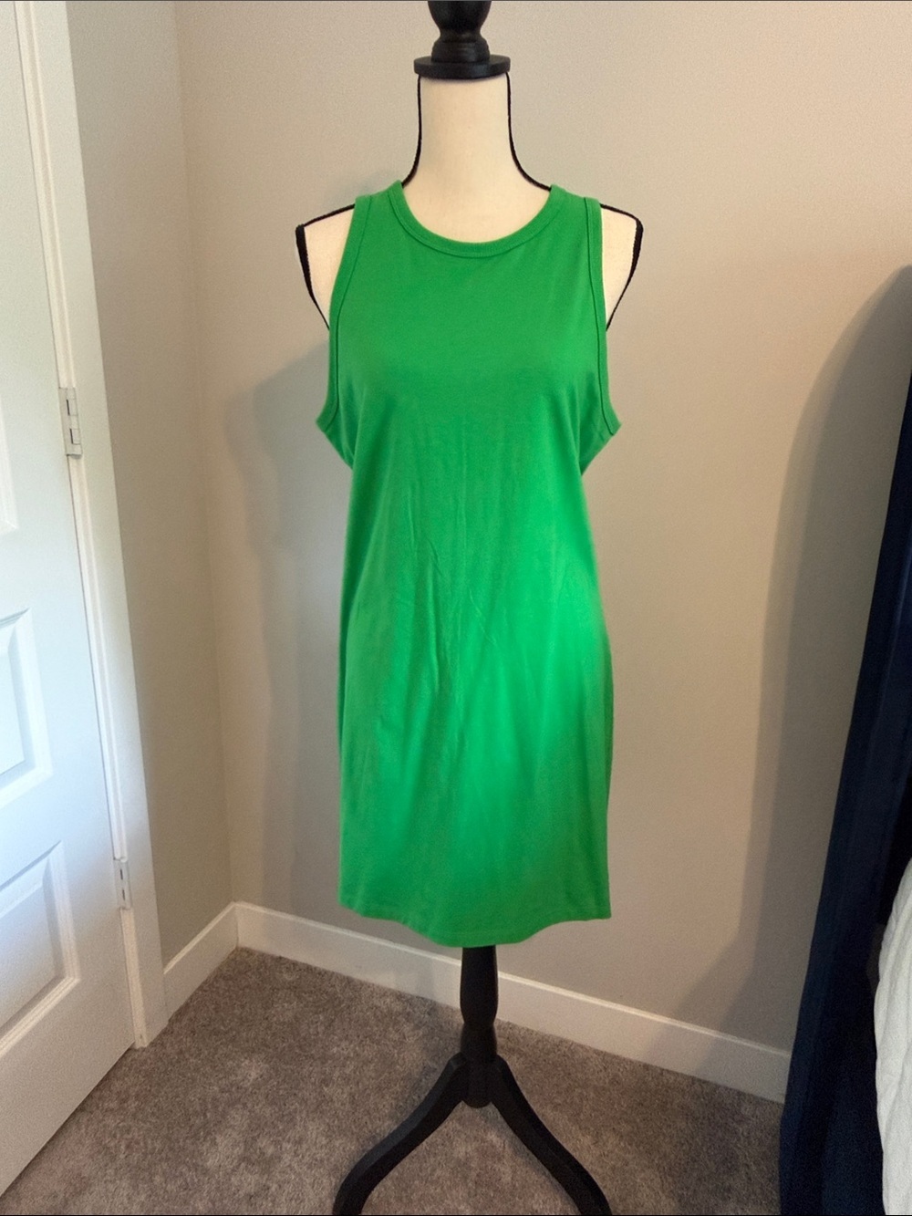 Green Sleeveless Shift Dress